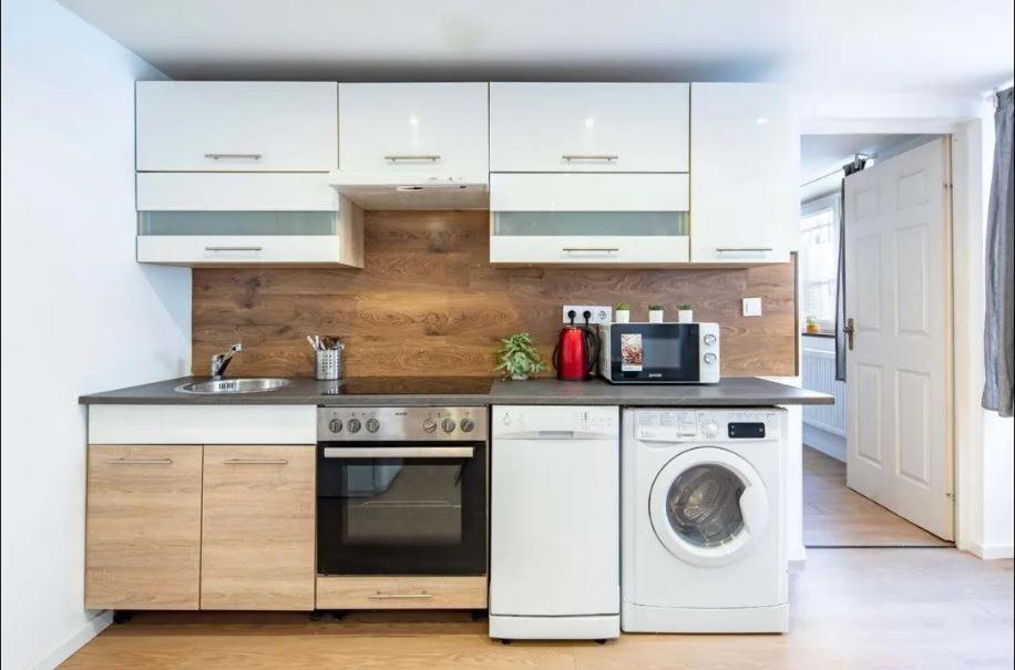 Apartment Cityscape Budget Szoevetseg 4 Budapest